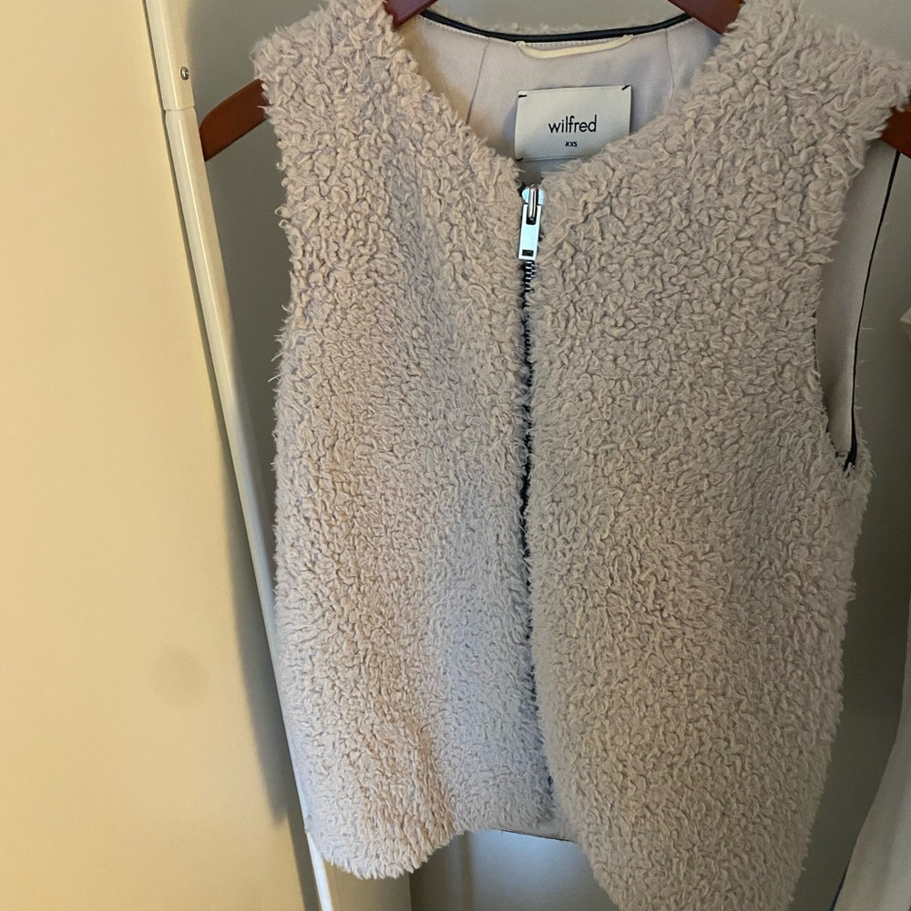 Wilfred Neutral Sherpa Zip Vest in Cream Beige